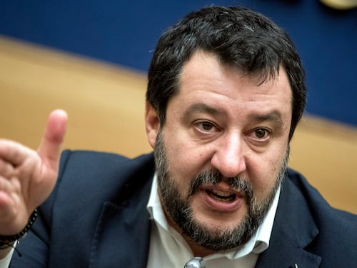 Salvini ridicolizza Pd e M5s: "Macché passeggiata, andavo fare la spesa, o ci vanno solo quelli di sinistra? "