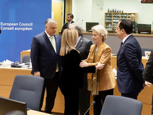 “Ratificare il Mes aiuta l'Italia sui mercati”. L’Ue tenta di convincere il governo Meloni