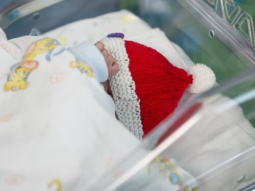 Mamma o papà, chi sceglie il cognome del figlio?