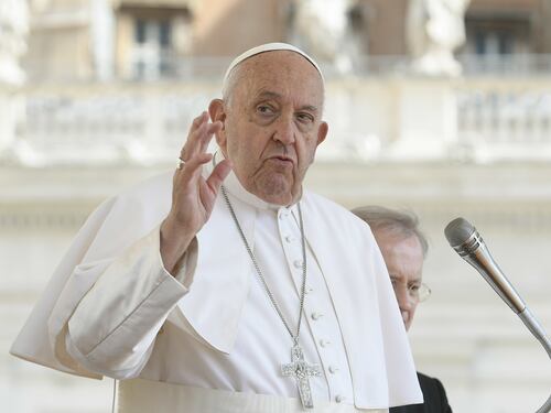 Vaticano, altro che Santa Omofobia. Così le lobby vogliono isolare Papa Francesco