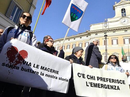 I terremotati ormai si fidano solo della Lega