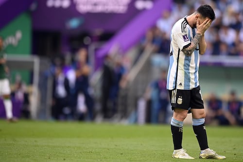 Qatar 2022, clamoroso tonfo dell'Argentina con l'Arabia Saudita. Dybala resta in panchina