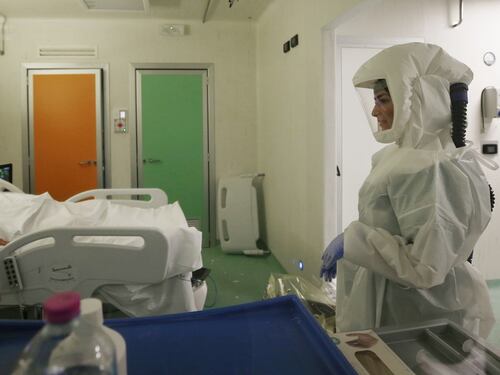 Più di 99mila morti in Italia da inizio pandemia, oggi altri 297. Oltre 24mila nuovi casi