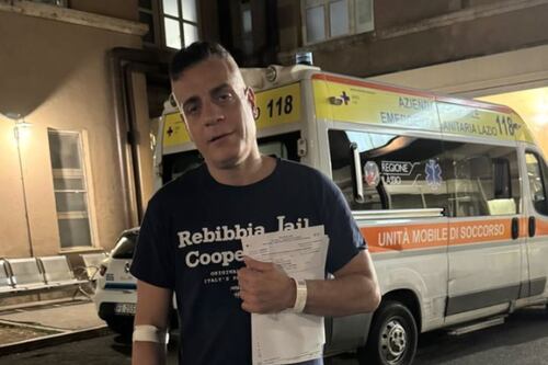 Roma, Cicalone e la videomaker aggrediti in metro: finiscono in ospedale