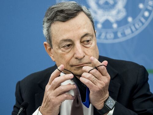 Le capriole di Mario Draghi per salvare Mps. Cosa c'è dietro l'accelerazione del dossier