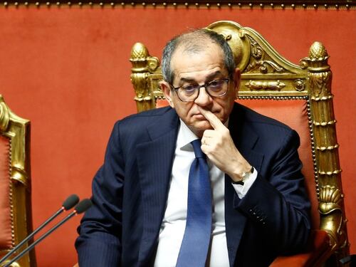 Manovra, pensioni e reddito di cittadinanza restano fuori. Per ora