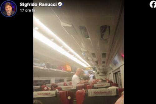 Italo, viaggio da incubo: "Fermi in galleria con 30° e senza bagni". Sul treno anche Sigfrido Ranucci
