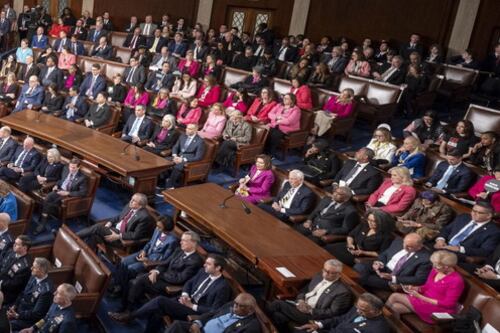 Trump, l'autogol delle Dem in rosa al Congresso: "Diritti delle donne? Cosa hanno votato..."