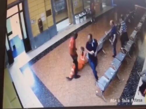 Picchia un portantino al pronto soccorso. Nigeriano fermato alla stazione Termini