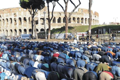 Roma caput Islam: nella Capitale 53 moschee "abusive" ma solo una è ufficiale