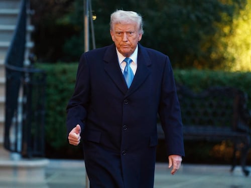 Dazi, Cina, Canada e Messico rispondono a Trump: è iniziata la “guerra” a colpi di ritorsioni