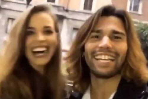 Luca Onestini riabbraccia (e bacia) Ivana Mrazova dopo la separazione