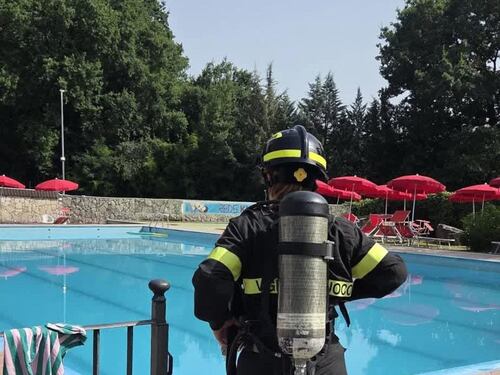 Esalazioni da cloro in piscina, bambino di 5 anni in codice rosso. Altri sette ricoverati