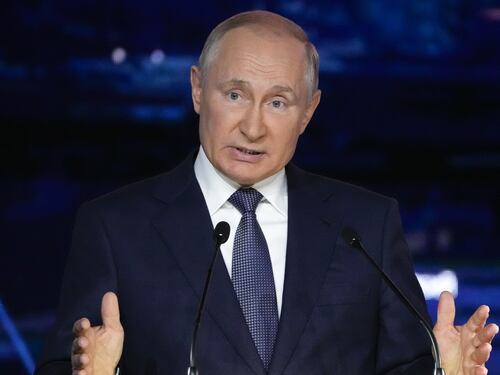 Due sosia contro l'avversario, il trucco di Putin per vincere le elezioni