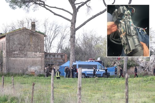 Roma, troupe al lavoro per la Rai aggredita dagli anarchici: due operatori in ospedale