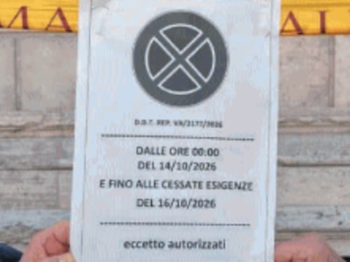Centro storico, il cartello equivoco e la retata dei “vigili”