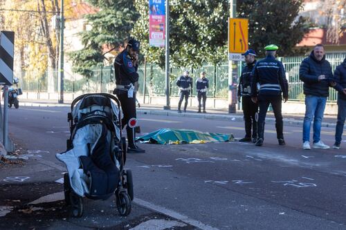 Milano, la dinamica dell’incidente mortale sulle strisce. I dubbi sulla fuga del camionista