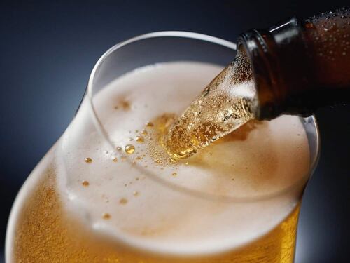Addio allo champagne evviva la birra. Così cambiano le abitudini degli italiani con il coronavirus