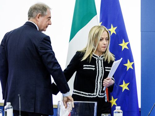 Pnrr, “non rinunciamo ai fondi”. Il governo Meloni vuole tutti i 209 miliardi dall’Ue