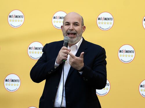 L'incredibile giravolta del M5s sul Mes. Dal "non lo voteremo mai" al "valuteremo" di Crimi