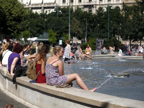 Meteo, in arrivo l'ondata di caldo africano: afa e picchi fino a 35°