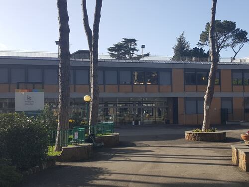 Il prof del liceo Massimo: "Tutto vero. Ero innamorato"