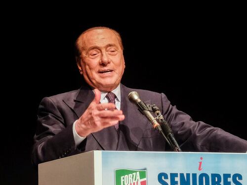 Berlusconi terremota il centrodestra