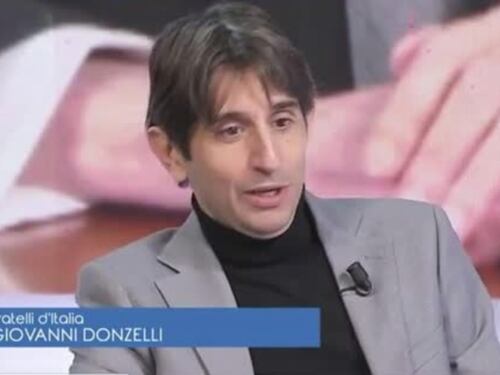 L'Aria Che Tira, "un intervento di Mattarella..." Donzelli, le parole che spiegano tutto