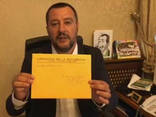 Salvini indagato contro i pm "Io eletto, voi no". M5S si smarca: "Toni inaccettabili"