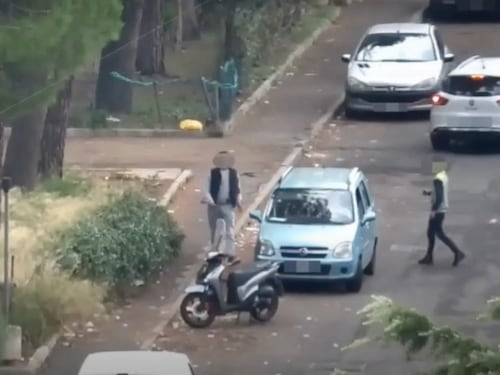 Colpo allo spaccio di Tor Bella Monaca: maxi-retata, 42 in manette