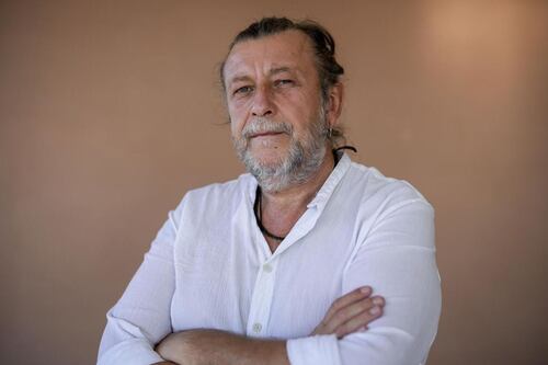 Migranti, bonifici del vescovo alla Ong: "Come Gesù...". Cosa spunta su Casarini