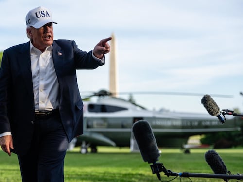 Trump annuncia: "Abbiamo eliminato il numero due dell'Isis", chi era al-Minuki