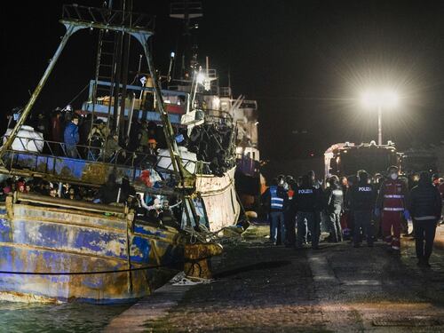 Migranti, nel 2024 crollano gli arrivi via mare: i dati e la strategia del governo
