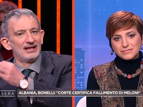 Senaldi a valanga sui giudici: "Per loro dovremmo accogliere tutti i bengalesi"
