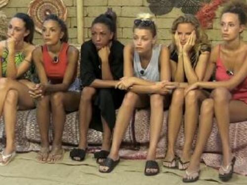 Temptation Island 2017, fidanzate in crisi: Valeria fa i bagagli e Sara è disperata