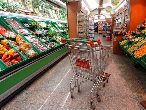 Pil, l'Istat rivede le stime: "Dati più bassi di quanto previsto". Allarme consumi