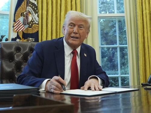 Donald Trump congela i dazi col Messico: cosa ottiene in cambio