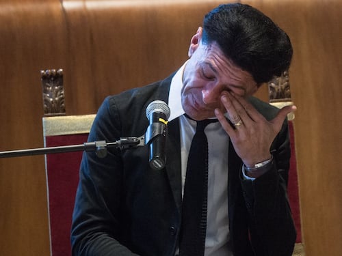 Ezio Bosso gela il pubblico: non posso più suonare, ecco perché