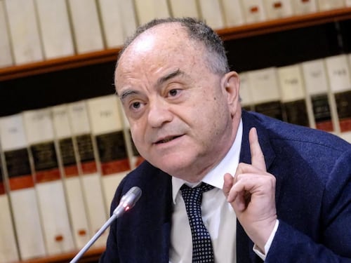 Nicola Gratteri, i test ai magistrati? "Facciamoli ai politici, anche per alcol e droga"
