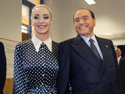 Ecco chi è Marta Fascina, la compagna di Berlusconi guida la svolta di Forza Italia