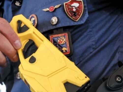 Morti per il taser, come al solito carabinieri indagati. La Lega: mezzo sicuro