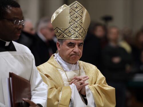 Vaticano, "macchinazione e trame oscure dietro le accuse". A processo il cardinale Angelo Becciu