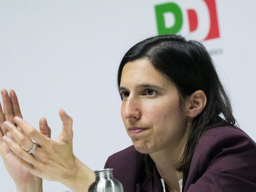 Pd, Schlein apre ai migranti ma non vuole accoglierli nelle regioni rosse