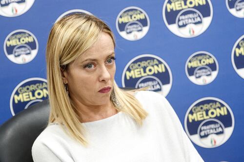 La Meloni fa sul serio: valanga di firme per sfiduciare la Lamorgese