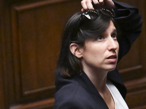 Il Pd e i Comuni sciolti per mafia: l'imbarazzo di Schlein in Campania
