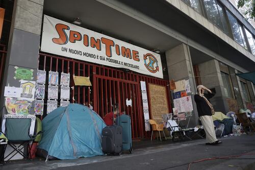La trovata del Campidoglio: ex "okkupanti" di Spin Time a casa dei romani