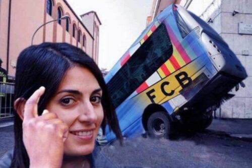 Buche, olive (greche) e il presagio di Totti: social scatenati dopo Roma-Barcellona