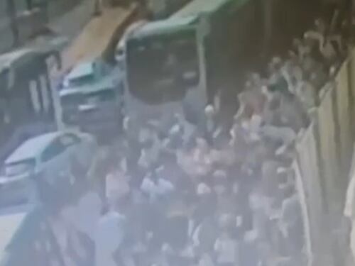 Attentato a Gerusalemme, le immagini choc dei primi secondi della sparatoria