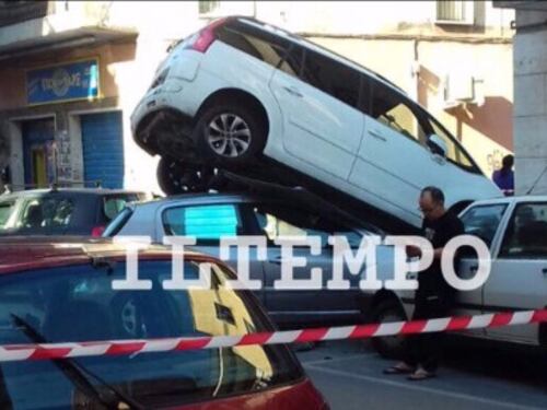 Carambola sulle auto a Villalba di Guidonia