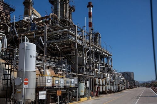 Iran, Trump: "Il sistema petrolifero rischia l'esplosione entro 3 giorni"